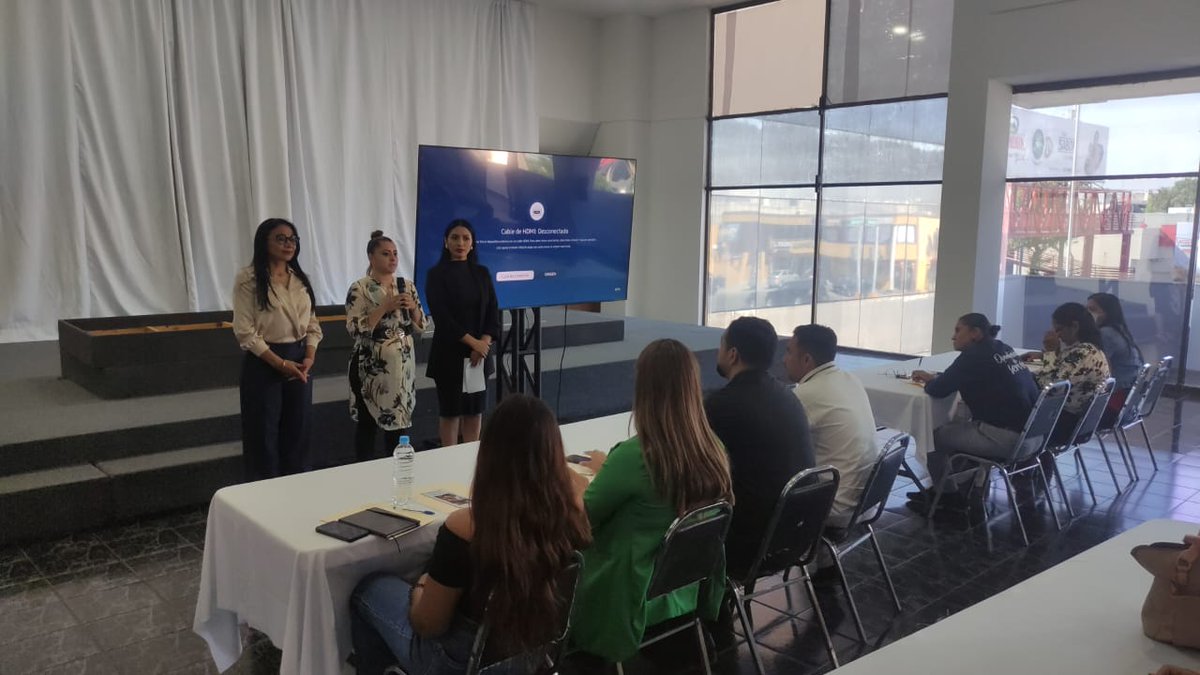 SGGDurango's tweet photo. Organizamos el 1er taller Regional para prevenir y erradicar el trabajo infantil en Durango. 👶🚫 La región Laguna fue sede del encuentro, sumando esfuerzos con SIPINNA en varios municipios para llevar estas #AccionesConValor a todo el estado. 💪✨
#SGGDurango #SoySIPINNA https://t.co/gEsNBXxzqC