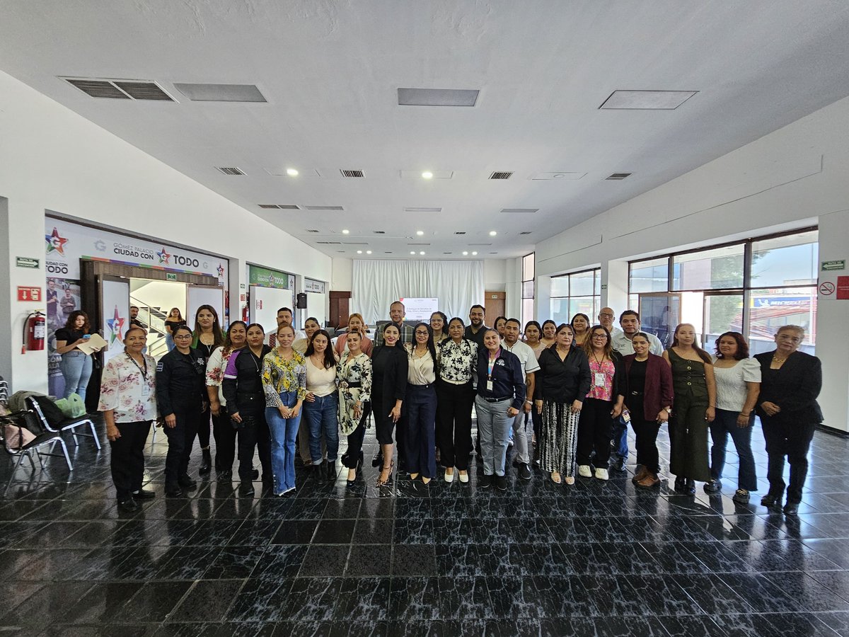 SGGDurango's tweet photo. Organizamos el 1er taller Regional para prevenir y erradicar el trabajo infantil en Durango. 👶🚫 La región Laguna fue sede del encuentro, sumando esfuerzos con SIPINNA en varios municipios para llevar estas #AccionesConValor a todo el estado. 💪✨
#SGGDurango #SoySIPINNA https://t.co/gEsNBXxzqC