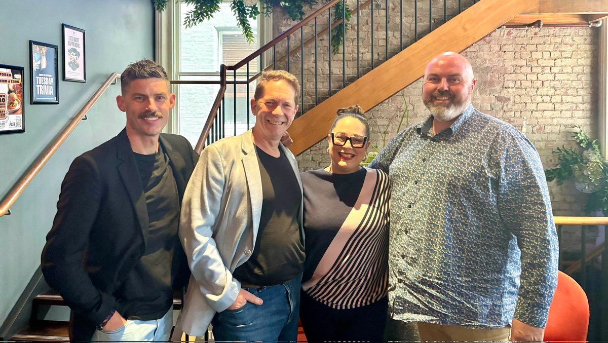 Aileen Day, CCXP 🤘 (@ailsday) on Twitter photo Every now and then, I get to remind myself of how lucky I am when my work changes lives and my life gets to be amplified by the company kept. Thank you for a fabulous afternoon <a href="/LukeCXEX/">Luke Jamieson</a> <a href="/simonkriss/">Simon Kriss</a> & Michael Clark 👌👌 Every now and then, I get to remind myself of how lucky I am when my work changes lives and my life gets to be amplified by the company kept. Thank you for a fabulous afternoon <a href="/LukeCXEX/">Luke Jamieson</a> <a href="/simonkriss/">Simon Kriss</a> & Michael Clark 👌👌