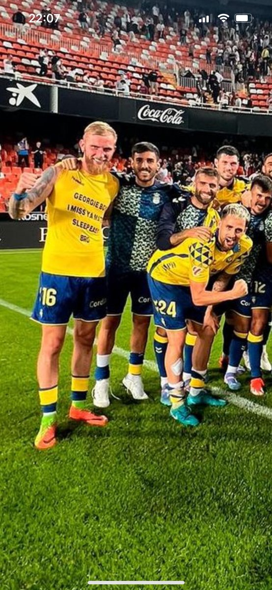 ElNuevoInsular's tweet photo. 🕊️❤️Bonito detalle de @oli_mcburnie en memoria de su amigo George Baldock 🕊️❤️ https://t.co/seTtxSsrvl
