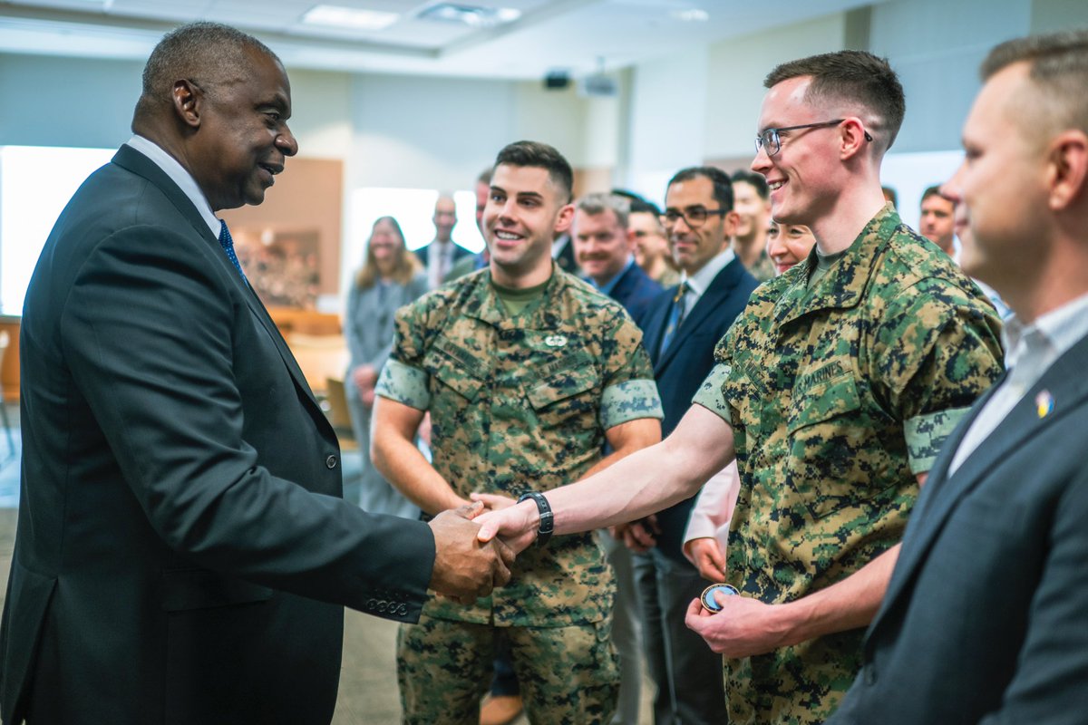 Archive: Lloyd J. Austin III (@secdefaustin) on Twitter photo I visited the U.S. Embassy in Kyiv <a href="/USEmbassyKyiv/">U.S. Embassy Kyiv</a> and had the honor of meeting with some of their dedicated staff. I thanked them for their unwavering commitment and tireless effort in support of Ukraine’s fight for its self-defense and sovereignty. I visited the U.S. Embassy in Kyiv <a href="/USEmbassyKyiv/">U.S. Embassy Kyiv</a> and had the honor of meeting with some of their dedicated staff. I thanked them for their unwavering commitment and tireless effort in support of Ukraine’s fight for its self-defense and sovereignty.