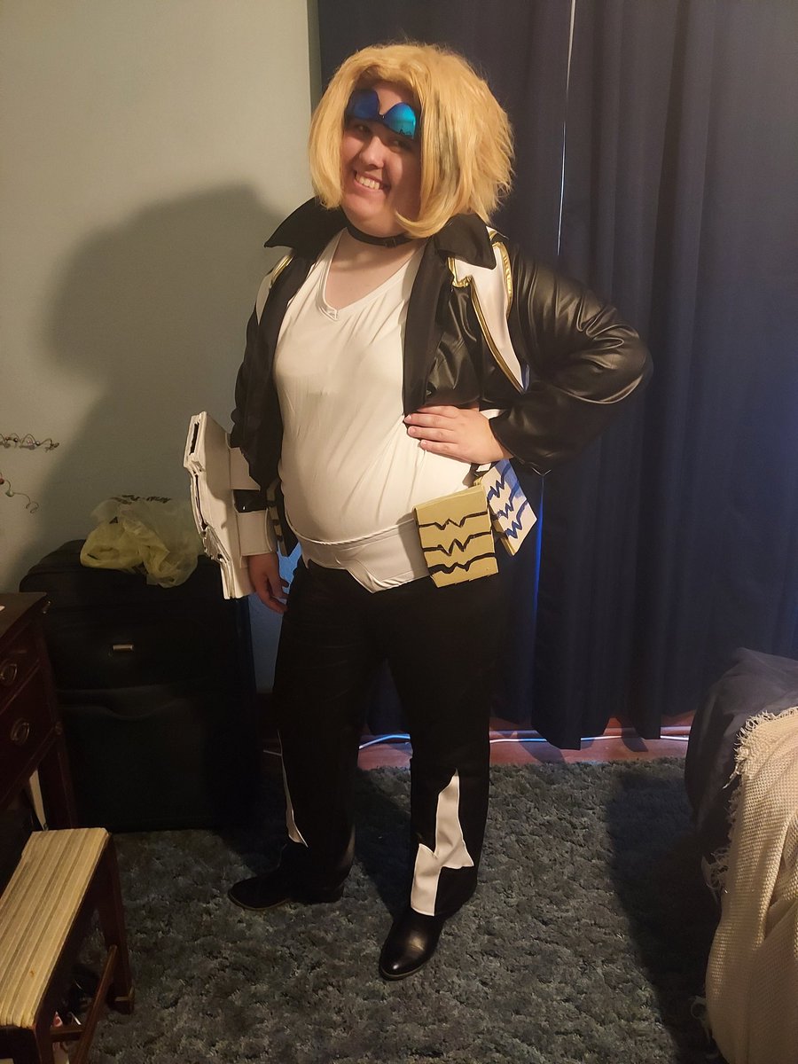 Crazy21D2's tweet photo. I forgot to post again but here's my Denki Kaminari cosplay that I wore to the new MHA movie the weekend before last
MHA is such a fun series and I'm going to miss it so much when it ends next year
Also that recent Uraraka episode had me shook and I must cosplay her lol https://t.co/V3AcPB9D0Z