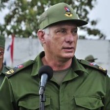 Como siempre, el primero en todo y para todo.
De manera permanente con el pie en el estribo.
Nuestro presidente <a href="/DiazCanelB/">Miguel Díaz-Canel Bermúdez</a> en la primera línea de combate. #YoSigoAMiPresidente
#CubaMined