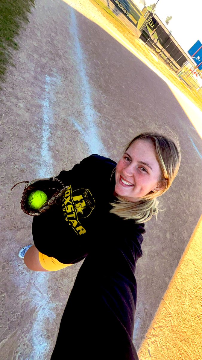 Never miss a chance to get some work in when the weather is beautiful! <a href="/jalc_softball/">JALC Softball</a> <a href="/coach_orsburn/">Taylor Orsburn-Siefert</a> <a href="/CoachKBlaylock/">Kerri Blaylock</a> <a href="/volscoachrusty/">Rusty Orsburn</a>