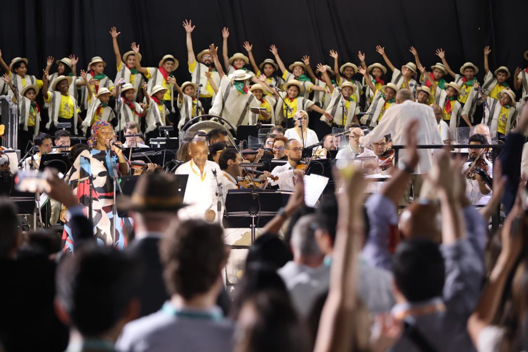 SOFITRIC4's tweet photo. Éxito total concierto inaugural en la Cop 16  Pazcífico Sinfónico una producción del programa Presidencial Sonidos para la construcción de paz. #Sonidosparalaconstrucciondepaz
#PazcíficoSinfónico
#COP16 

Fotógrafo: Darwin Torres https://t.co/mWxEOMx0r6