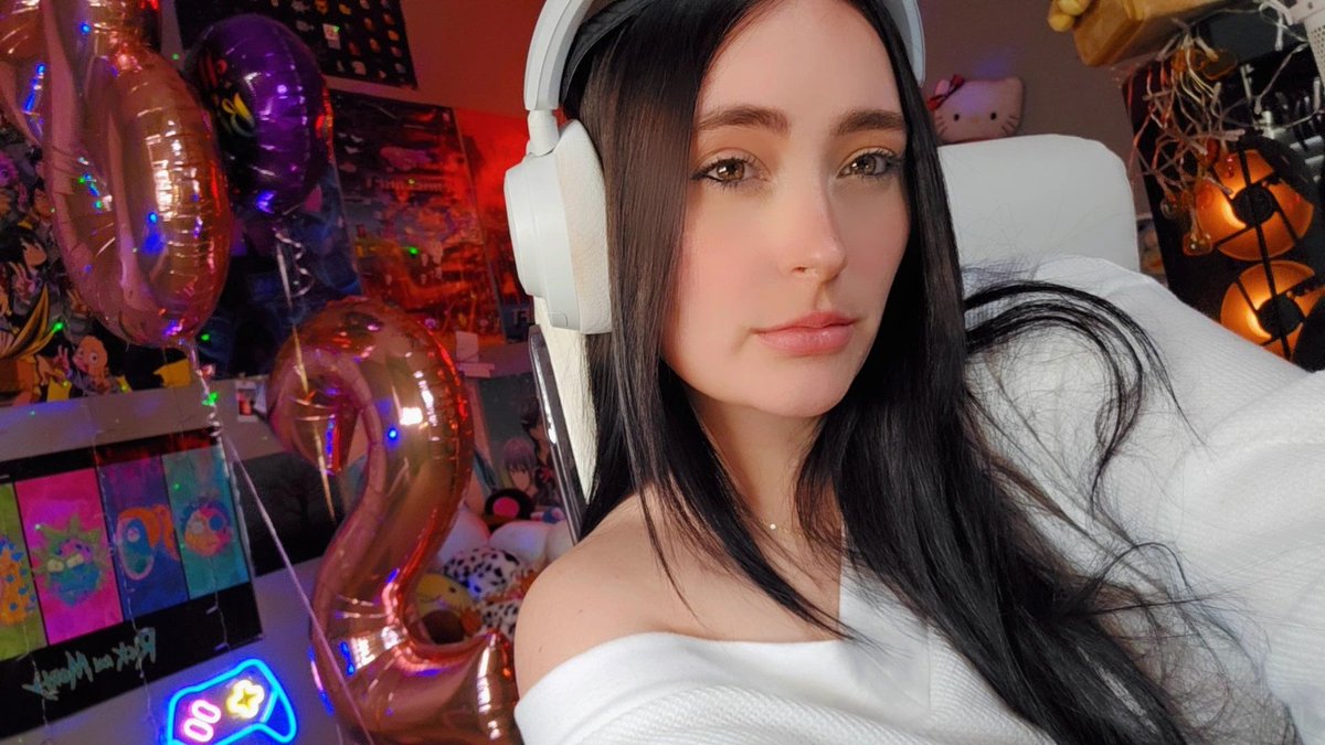 bunixiee's tweet image. BIRTHDAY STREAMMMM!!!((: twitch.tv/bunixiee