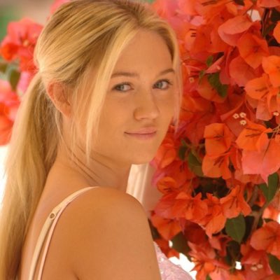 #NewProfilePic like and say hi 👋 if we can be friend 💝💕💝