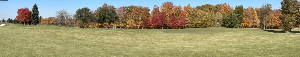 HayeseLaw's tweet photo. Gorgeous late October day on the golf course ⛳️ #rattlesnakepointgolf https://t.co/XekjVEZ7XZ