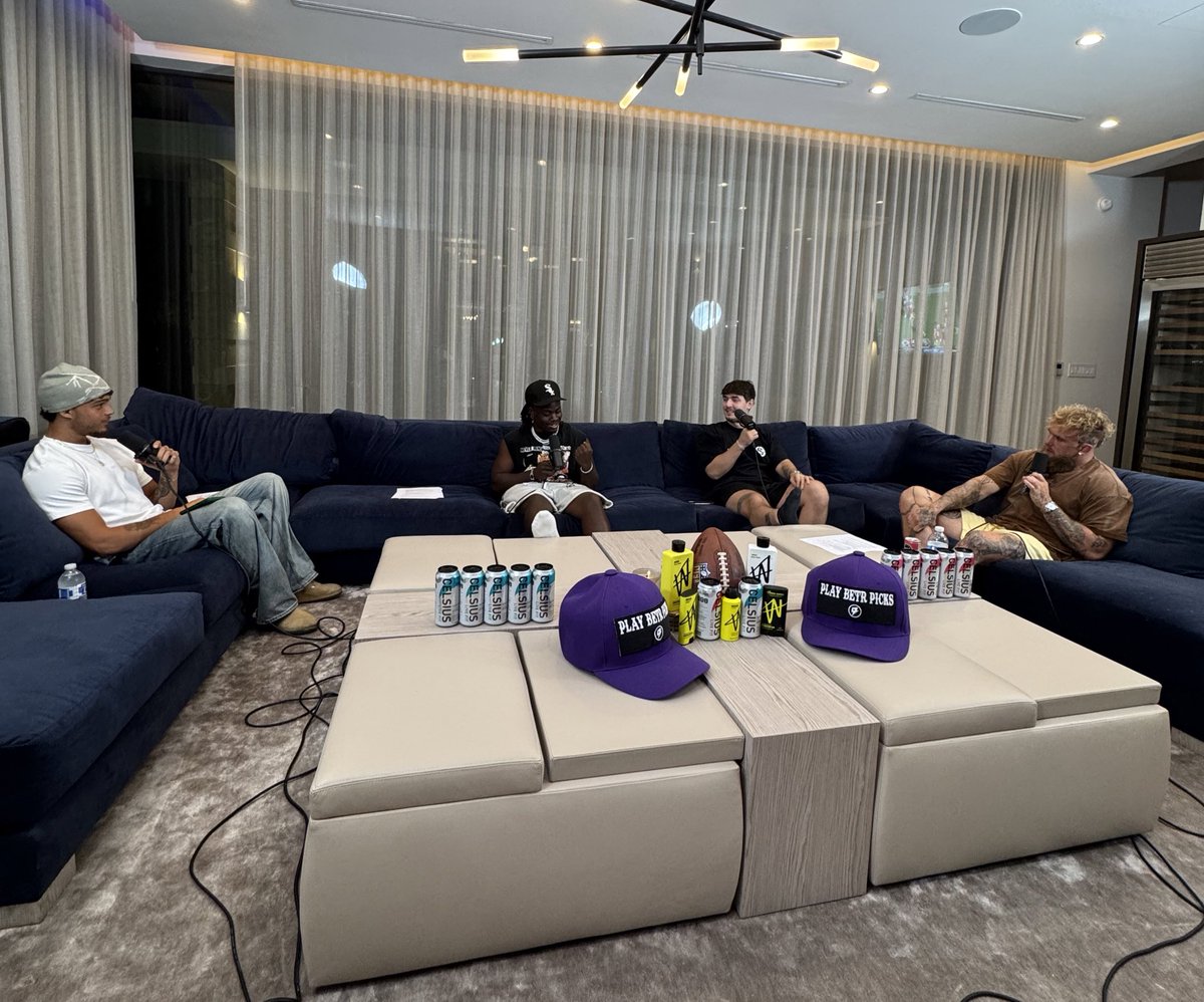 Bryce Hall tweet media