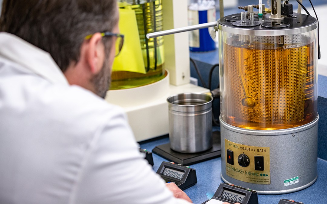 🔧🌡️ Multigrade motor oils are essential for protecting modern engine technology across a broad range of temperatures and conditions. 

Learn how multigrade motor oils work and why they’re essential for peak performance in any condition: ams.fan/3Ukv9QD