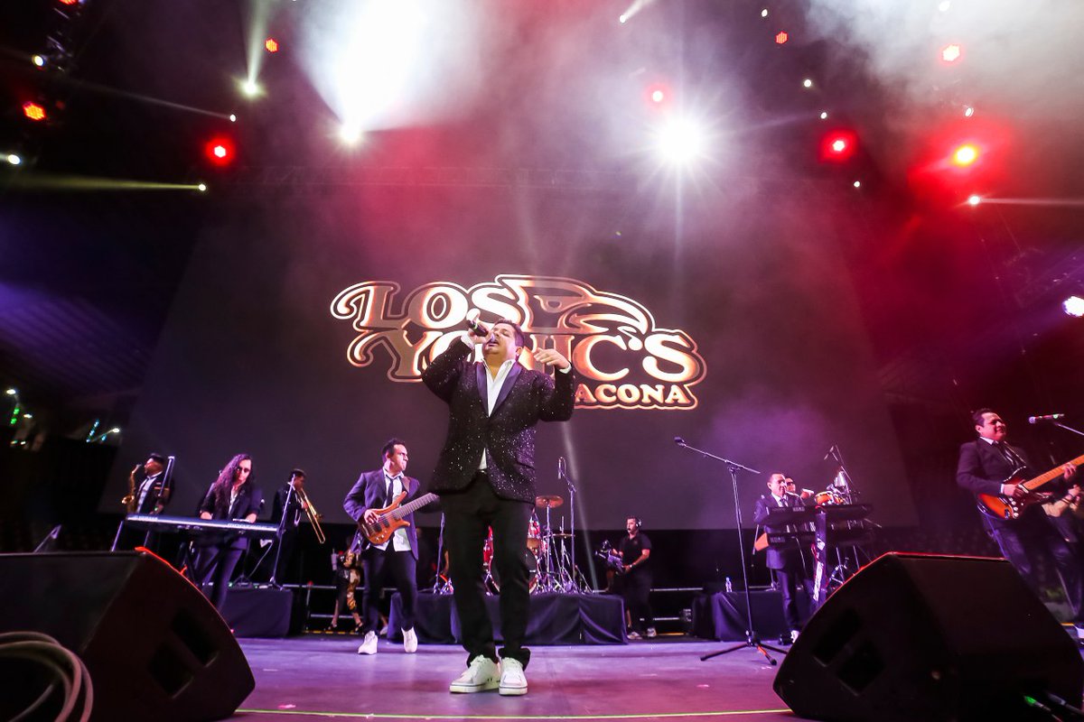 Info3Gdl's tweet photo. #PorSiTeLoPerdiste
Los Yonic 's y Los Freddy' s compartieron una gran noche en el foro principal de @octubrefiestas Ante más de 15 mil personas ambas agrupaciones iconos del romanticismo interpretaron sus mejores éxitos de antaño junto a los Barón de Apodaca. https://t.co/tBDARxoKwH