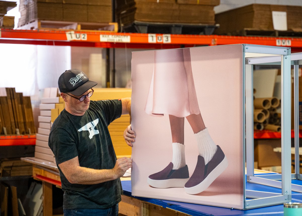 ForgeGraphic's tweet image. Taking SEGs to new dimensions with these new 4-sided SEG fixtures for Allbirds. 👟🐦 
--- 
#siliconeedgegraphics 
#SEGs 
#wedoitall