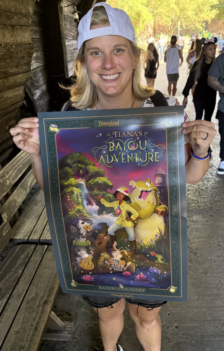 Poster for Tiana’s up for grabs. RT to enter! Magic Key exclusive. #giveaway