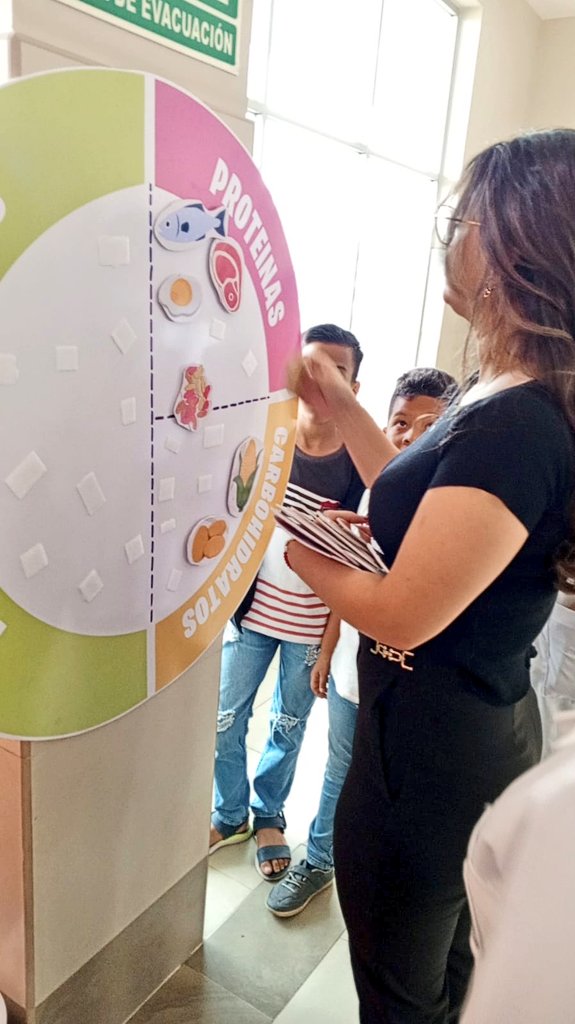 LosRiosIESS's tweet photo. #IESSteInforma l El Hospital IESS Quevedo realizó una charla interactiva sobre Alimentación saludable, en el marco de la conmemoración del Día Mundial de la Alimentación. 🥦🥩🥗 Promovemos buenos hábitos nutricionales  para prevenir enfermedades. https://t.co/FAdY3YVUEV