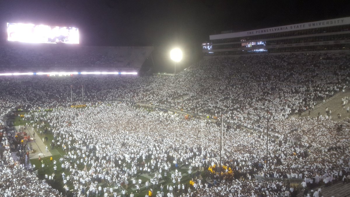 PennStateMafia's tweet photo. 8 years ago tomorrow the greatest game I've ever been too happened in the freezing rain. My dad now says, "why sit in that traffic when I can watch on TV? I already saw the greatest game ever played!" Hard to argue #kick6 #granthaley #Marcusallen #Fohiostate https://t.co/AyemY6lVR2