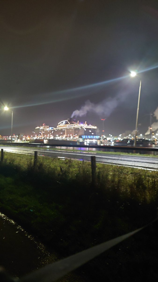 WegWalter's tweet photo. Bye bye @MSCCruisesNL #Virtuoza . See you next time. Thanks for your visit #Ijmuiden and #Amsterdam. Tot de volgende keer!! #sluis #sluisijmuiden https://t.co/f51fv6W29P