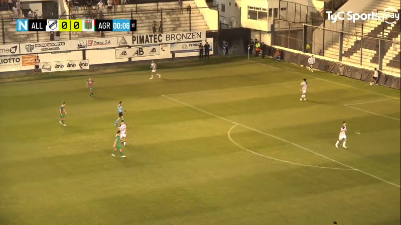 TyCSportsPlay's tweet photo. ¡Partido en marcha! @caallboys, que quiere seguir en el Reducido, recibe a @Agropecuario_Of por la jornada 37 de la Zona A. Vivilo EN VIVO y en exclusiva por https://t.co/6eSENGbEvy acá👉https://t.co/SbH7L8aKAb📱📲

#NacionalEnTyCSports⚽️ https://t.co/AG1KoAR71x
