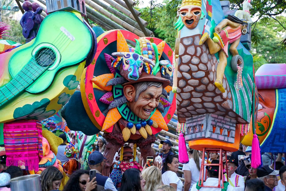 COP16Oficial's tweet photo. ¡Es oficial, comienza la fiesta de la #Biodiversidad❤️‍🔥🌳🌸!

Con música, arte y cultura, es inaugurada la Zona Verde✅ de la #COP16Colombia💚, el corazón de la gente. ¡Bienvenidos al espacio de todos y todas para hacer #PazConLaNaturaleza💚. https://t.co/gbQ3g8mlLz