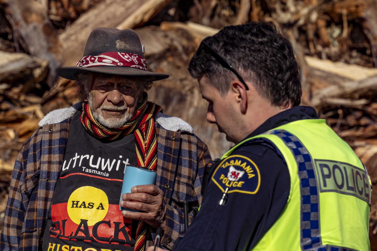 Bob Brown Foundation (@bobbrownfndn) on Twitter photo ⚠️ UPDATE: Uncle Jim Everett arrested for defending native forests in Lutruwita /Tasmania. “The destruction of our ancient native forests is an attack on our law in country.” — @StandWithUncJim
bobbrown.org.au/uncle-jim-ever… #politas ⚠️ UPDATE: Uncle Jim Everett arrested for defending native forests in Lutruwita /Tasmania. “The destruction of our ancient native forests is an attack on our law in country.” — @StandWithUncJim
bobbrown.org.au/uncle-jim-ever… #politas