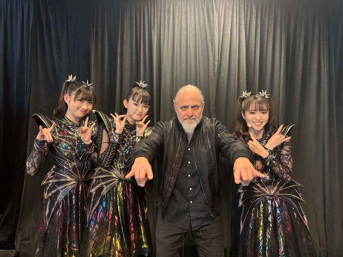 BABYMETAL (@babymetal_japan) on Twitter photo Thank you <a href="/MShawnCrahan/">M. Shawn Crahan</a> 🦊🦊🤡🦊
#BABYMETAL #BABYMETALWORLDTOUR2024 <a href="/KnotfestBR/">Knotfest Brasil</a> <a href="/slipknot/">Slipknot</a> Thank you <a href="/MShawnCrahan/">M. Shawn Crahan</a> 🦊🦊🤡🦊
#BABYMETAL #BABYMETALWORLDTOUR2024 <a href="/KnotfestBR/">Knotfest Brasil</a> <a href="/slipknot/">Slipknot</a>