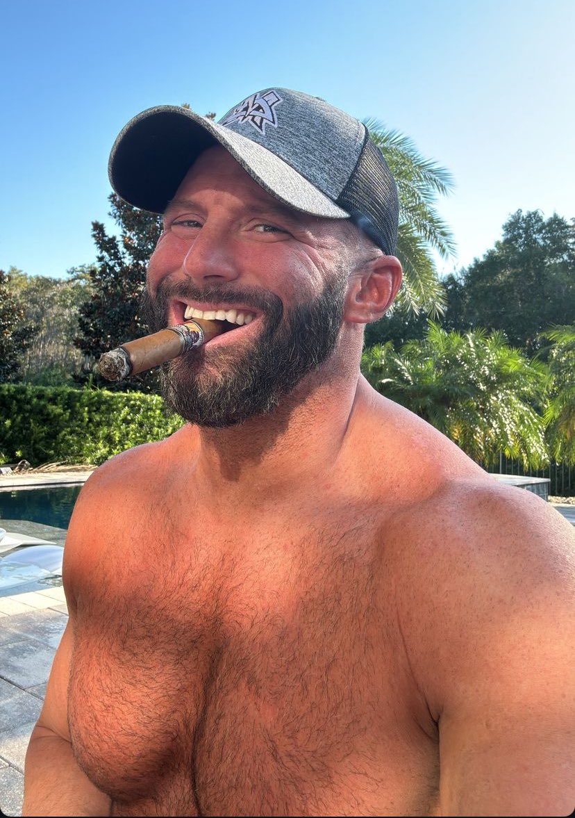 ReppingMan's tweet image. I'm so happy and lucky that I can't stop smiling .