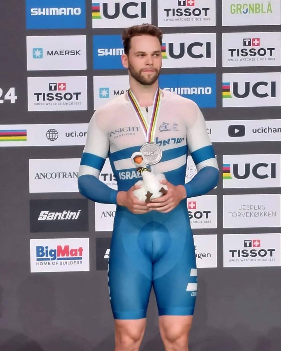 🇮🇱🚴🏻Mikhail Yakovlev wins 🥈silver at the world track cycling championships in the Keirin! So proud of you!! 💙🤍💙🤍💙🤍 Pictures: Israel Cycling