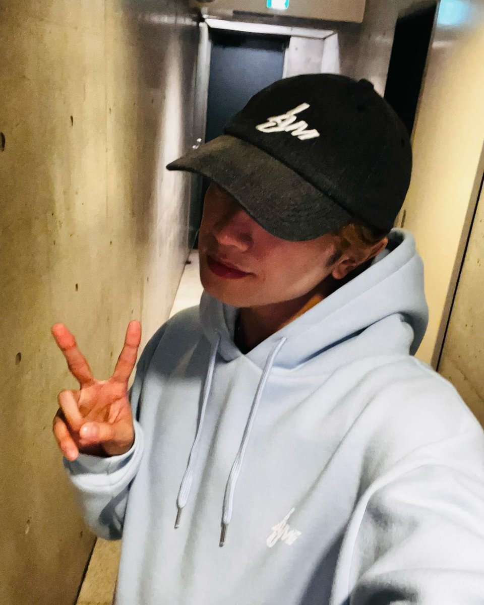 nuakajima's tweet image. #K中島健人

[ kento.nakajima_313 ] 
🎧✨🧢

#lightblue
#休憩