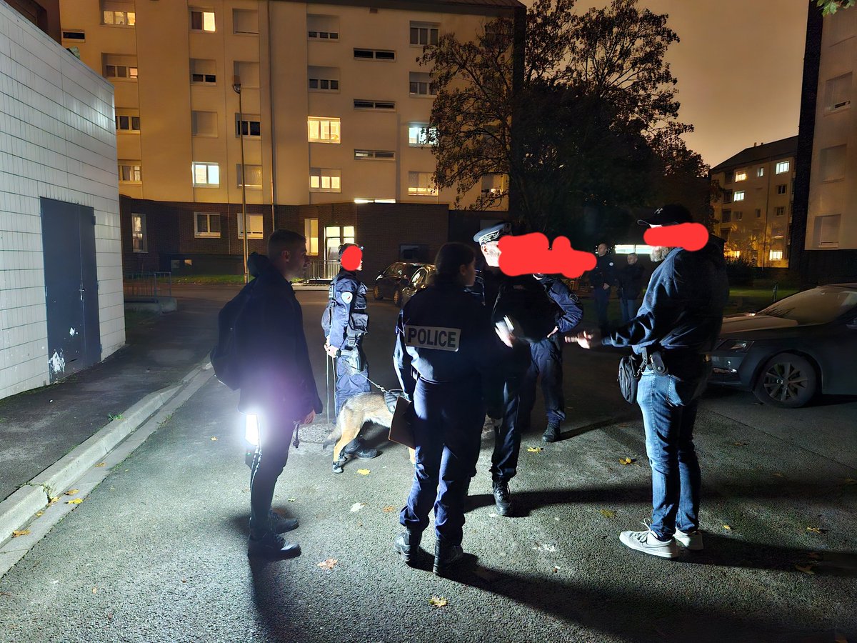 Proc_Compiegne's tweet image. #procureur 
#policenationale 
#justice 

Opération anti-delinquance à Compiègne,  ce 21 octobre 2024, au Clos des Roses,  avec la police nationale, en présence du parquet de Compiègne.

Interpellations en flagrant délit et gardes à vue.
