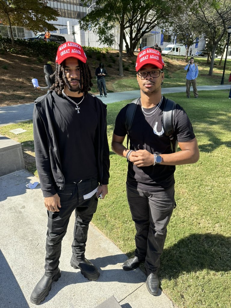 GenZ is voting Trump! 

Today in deep blue Atlanta at Georgia State University our <a href="/TPAction_/">Turning Point Action</a> Georgia team signed up over 200 students to get involved with our GenZ Coalition! 

🔴 + 200 for President Trump!