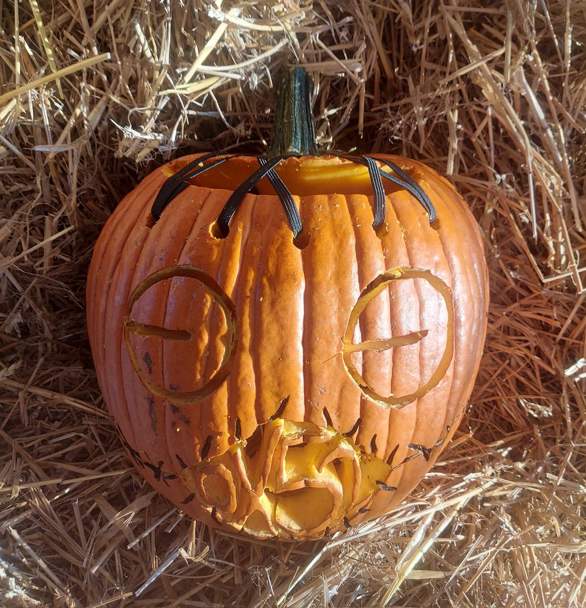 lennetb07's tweet image. Multi colored lit based pepe 0x52 pumpkin. @0x52BasedPepe 

Pictures of pumpkin &amp;amp; process below.