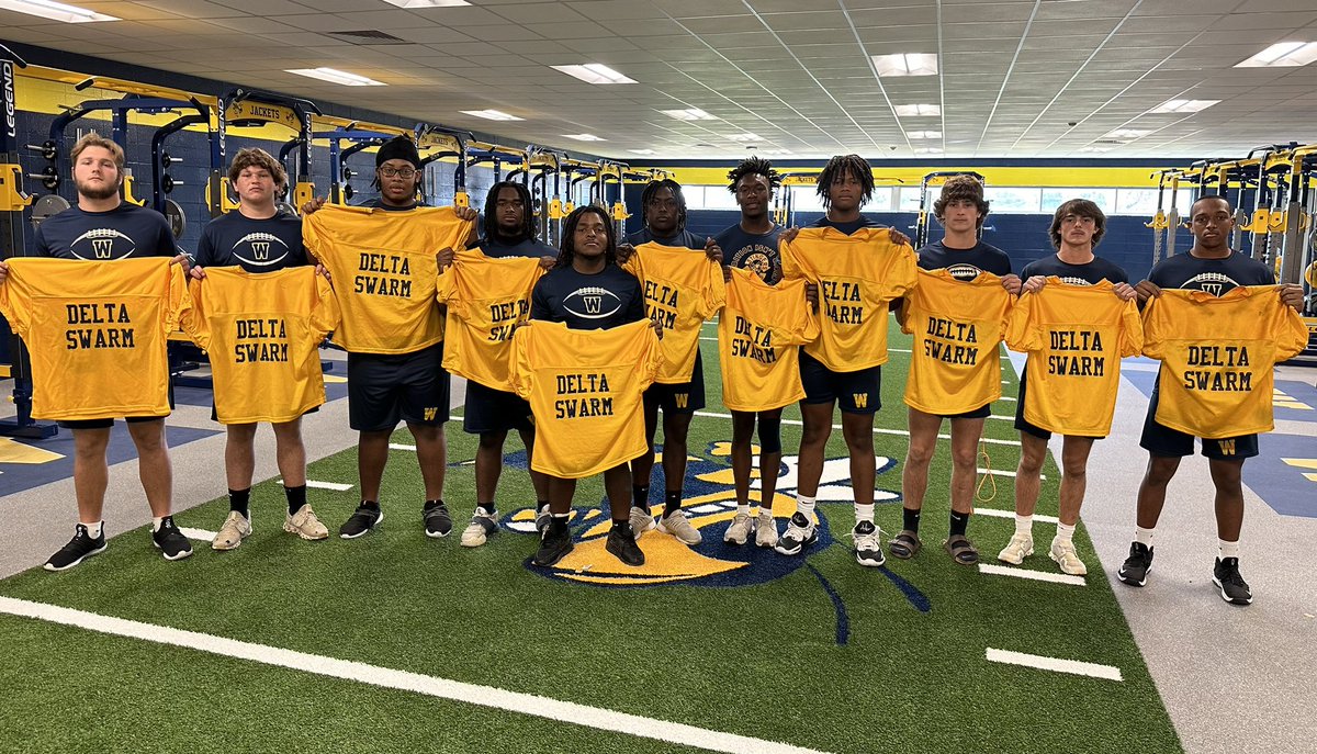 Jackets had 11 EARN their Gold Defensive Jersey. The starting defense held Batesville to under 80 yards total
Offense. Great team effort.
#DELTASWARM