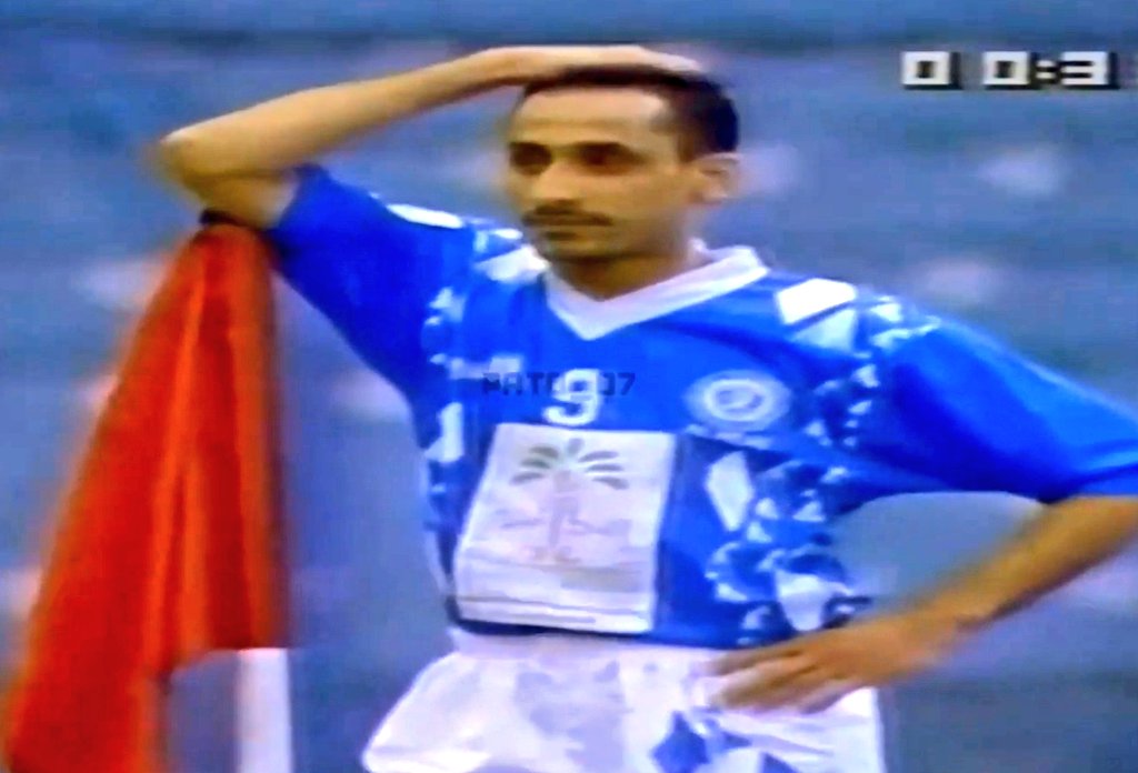 goobaksa's tweet photo. @SamiAlJaber مع كل انتصار لهذا الصرح العملاق وكل صافره نهاية انتصار تأكد أن كل عاشق للهلال يهديك الفوز ويشكرك على ماقدمت للهلال و لمدرجه . 

مبروك و شكرآ سام9 https://t.co/YOZusdIhHN