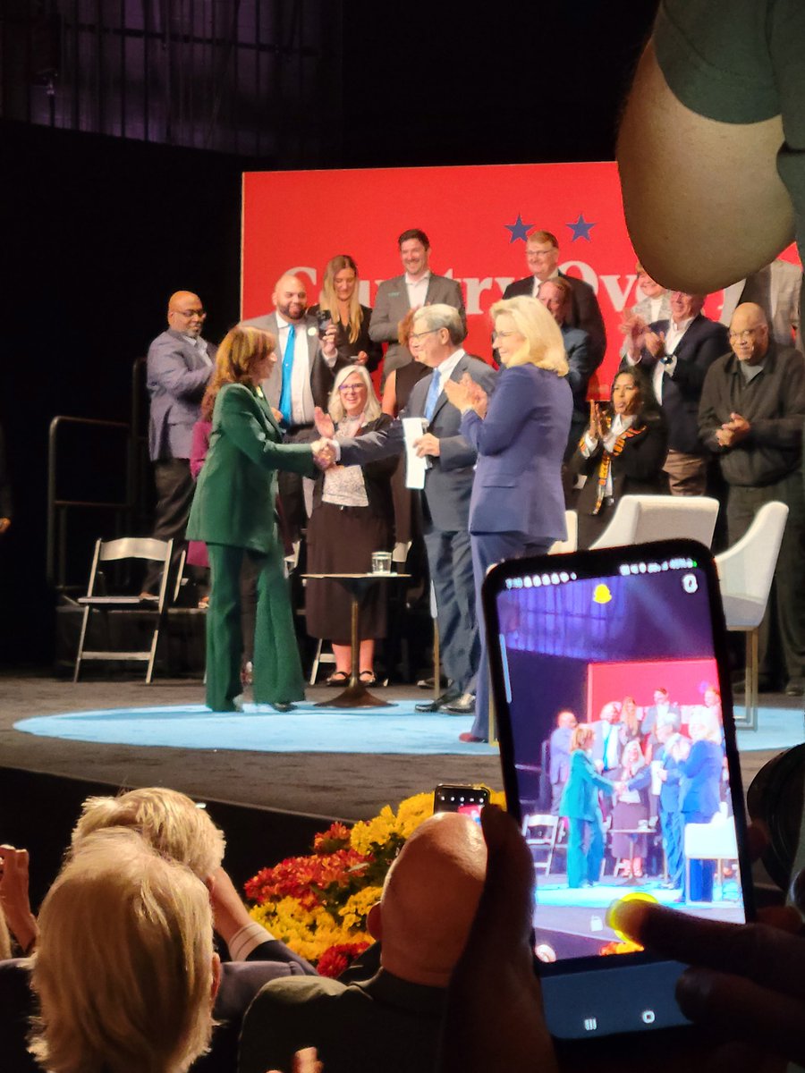 Taking photos of taking photos. <a href="/KamalaHarris/">Kamala Harris</a> in Waukesha, #Wisconsin