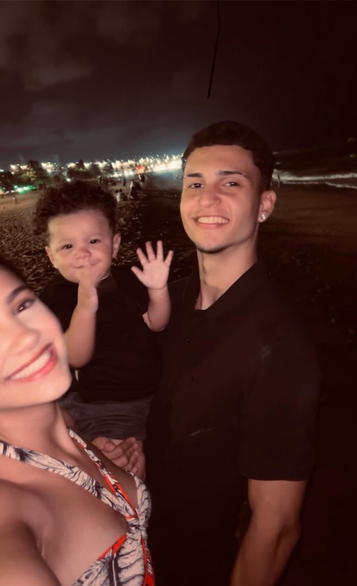 4 meses sendo padastro, 4 meses de muito aprendizado, 4 meses onde o amor falar mais alto que o ego e a ignorância, 4 meses que eu conheci a Mulher da minha vida. quero da do bom e do melhor pra vocês, vocês são minha base, meu amores, minha vida. (foto de extrema qualidade