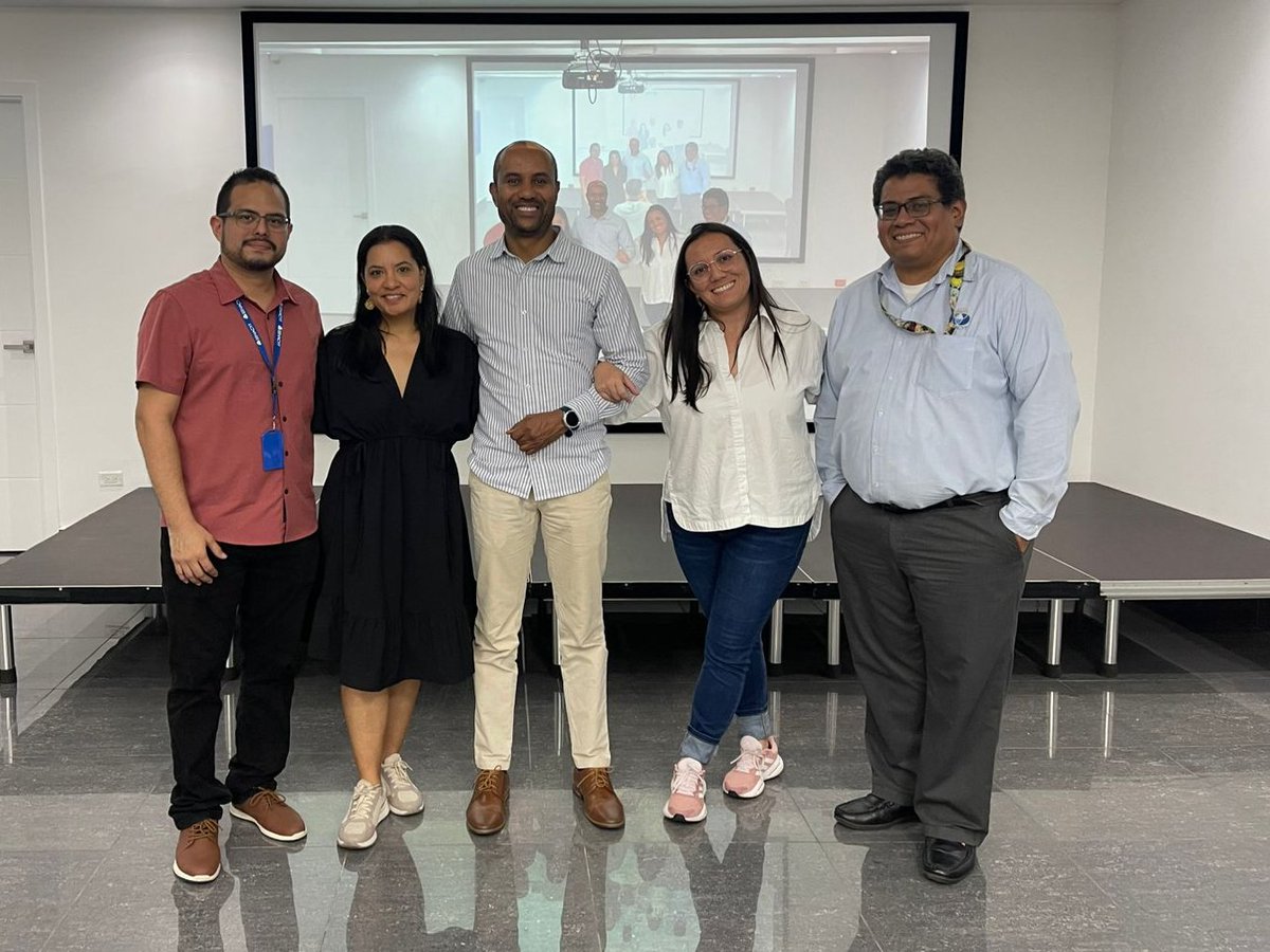 taltamirano25's tweet photo. ¡Listos para el InnovaInvest!
Los equipos de @RedCLARA y @SENACYT ultimando los detalles para este gran evento de innovación, en Ciudad del Saber, Panamá @Lauracastellana
¿Más info?: https://t.co/ls2MDpWvIN
#InnovaInvest #Innovación #SENACYT #ConexiónQueTransforma https://t.co/QLle5MfVcM