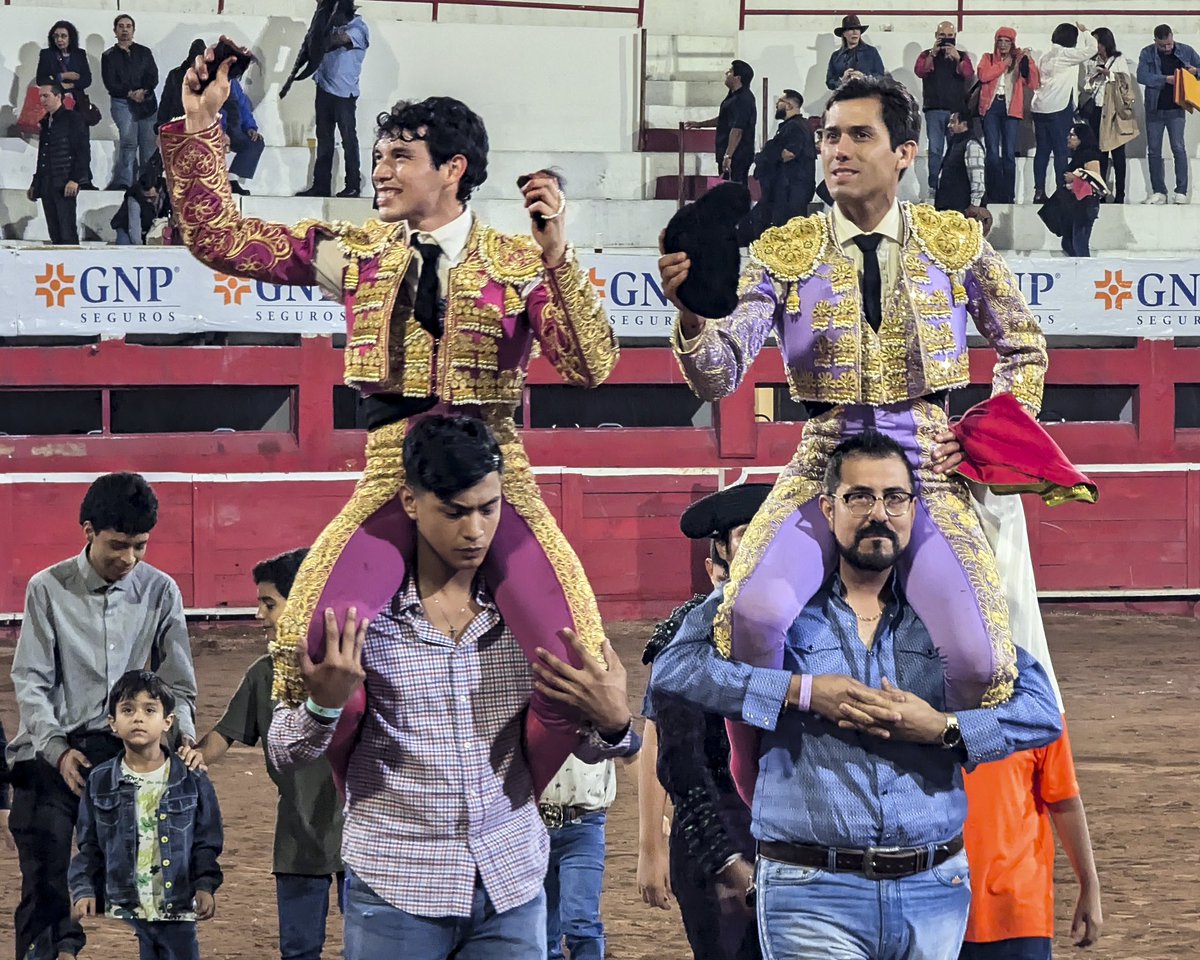 LarryDocimo's tweet image. Plaza de Toros Monumental Lorenzo Garza
20 Octubre 2024

#monterrey #mexico #bullfight #toros #altororaza #bullfighters

#teampixel #pixel7pro