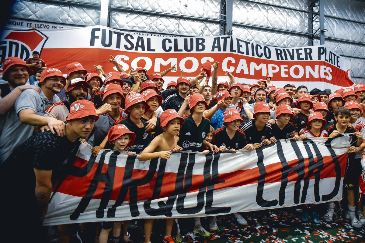 carpfutsal's tweet photo. ���𝑠𝑡𝑒 𝑒𝑠 𝑒𝑙 𝑓𝑎𝑚𝑜𝑠𝑜 𝑅𝑖𝑣𝑒𝑟 ... https://t.co/nR6HwP5LA4