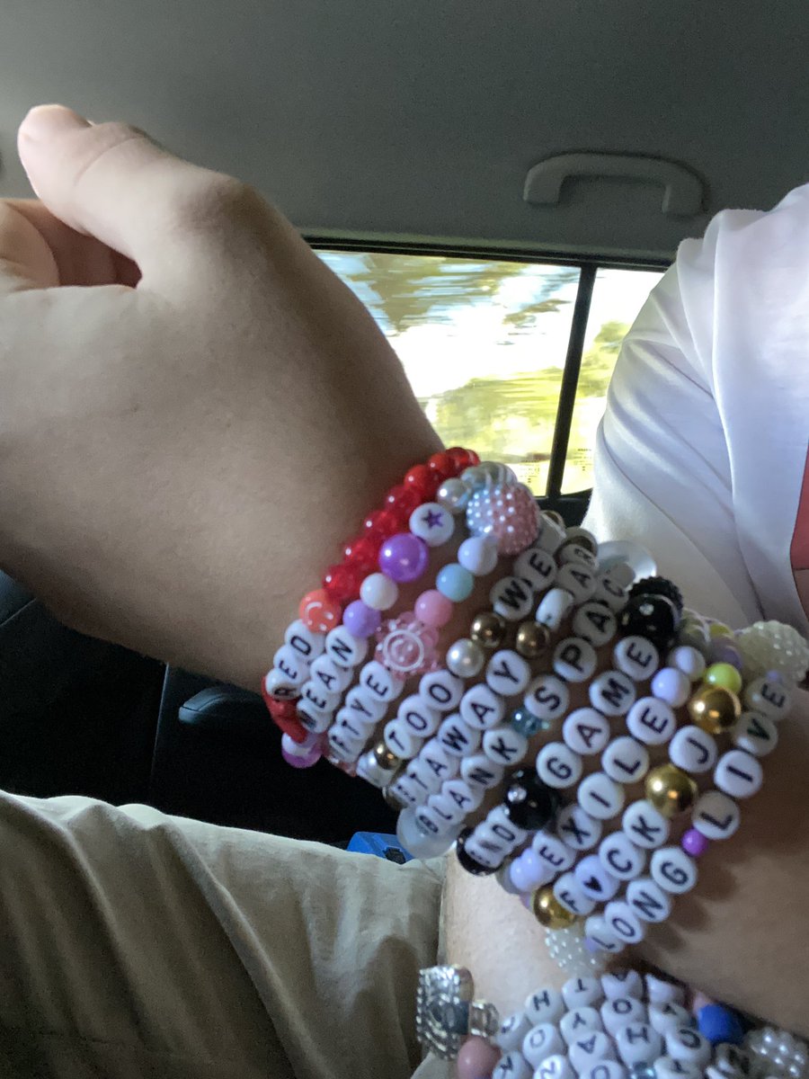 folktstopper's tweet photo. “so make the friendship bracelets, take the moment and taste it” #2YearsofTSmidnightsTS https://t.co/h2BHGuOwhl