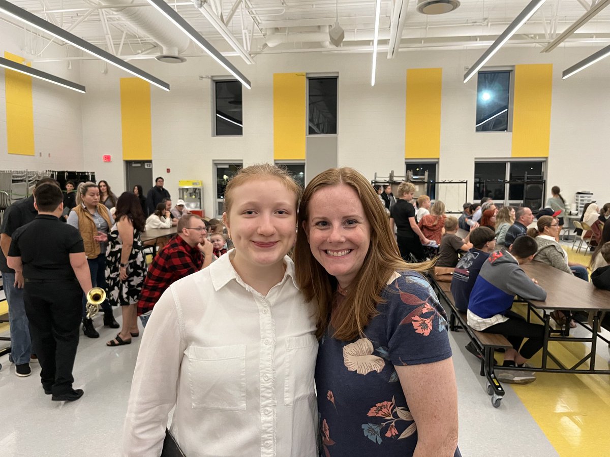 MissFitzReading tweet media