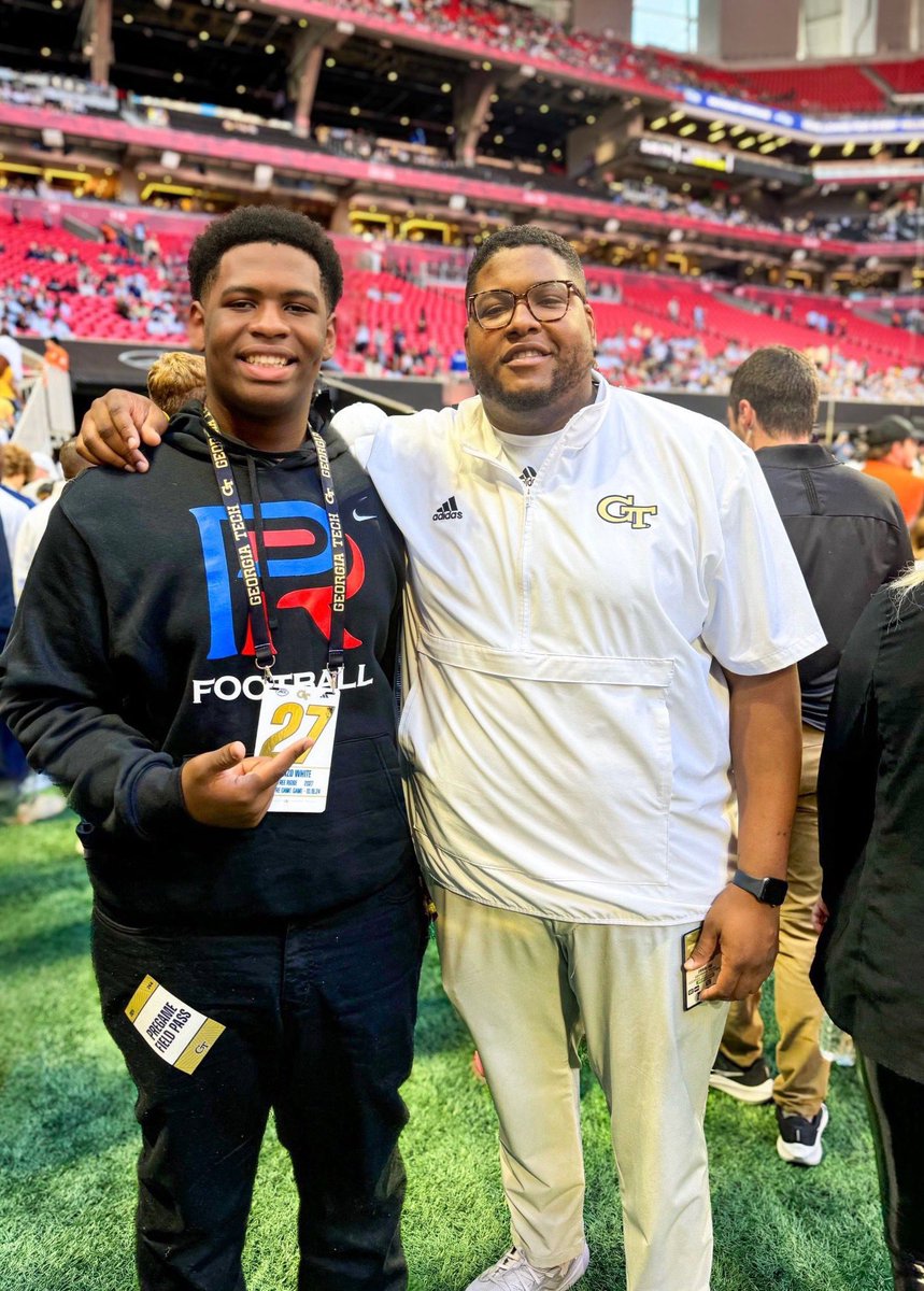 D1_Renzo27's tweet image. Big thanks to @GeorgiaTechFB for having me at the game this weekend! ππ Incredible atmosphere & loved experiencing the yellow jacket spirit first hand. Thank you so much Coach @corypeoples for the invite.
@coacherrinjoe
@PTRFootball
@FBCoachPR
@bill_boroff
@RecruitGeorgia