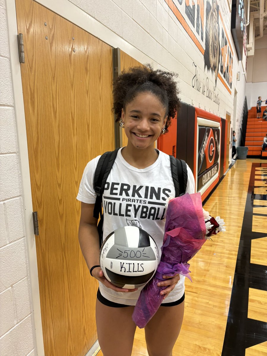 PerkinsVball's tweet photo. ANOTHER MILESTONE ‼️

Ferrell Coleman gets her 500th kill and some this evening in her last game of her junior year 💪🏼🏐🏴‍☠️ https://t.co/9FTTVlufPr