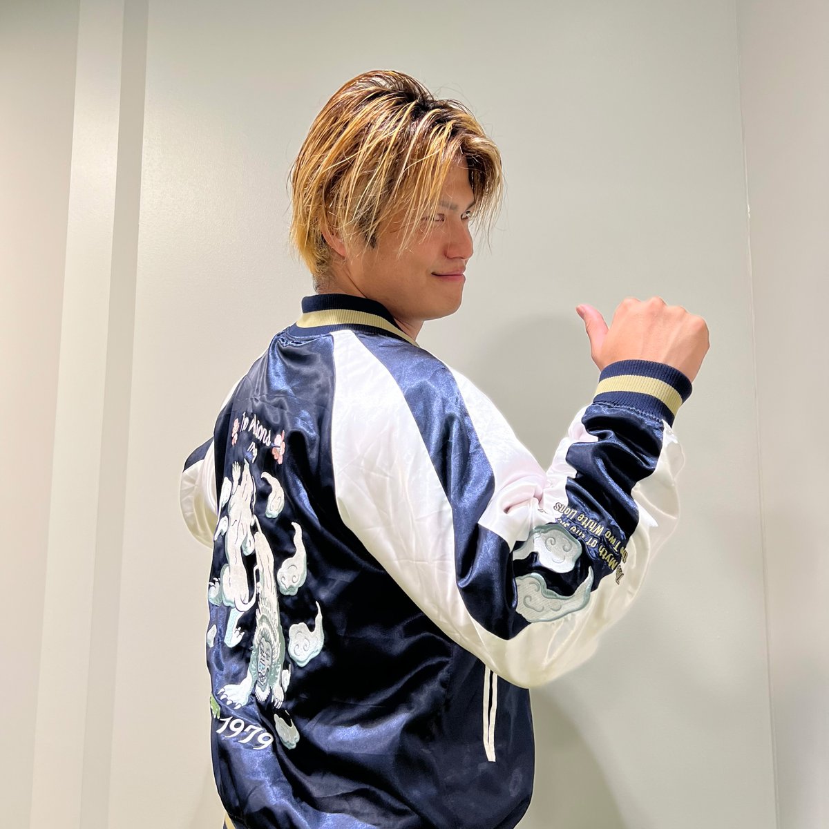 本格派スカジャン登場！ ＼ 総刺繍がかっこいい、これからの季節に