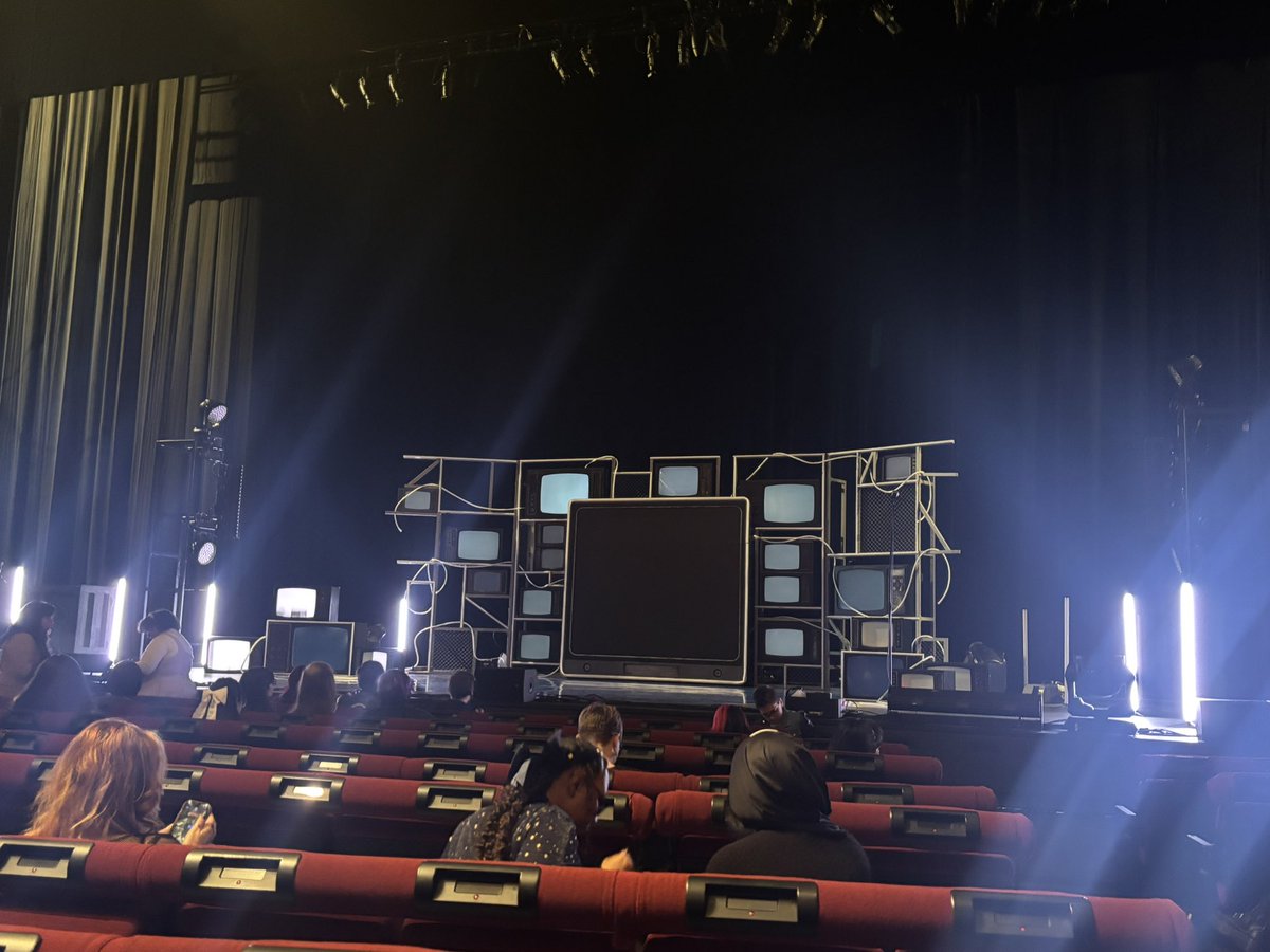 MEaston98's tweet photo. The PreShow of TIT is LIT!!! #terribleinfluencetour https://t.co/swBlo4hEaK