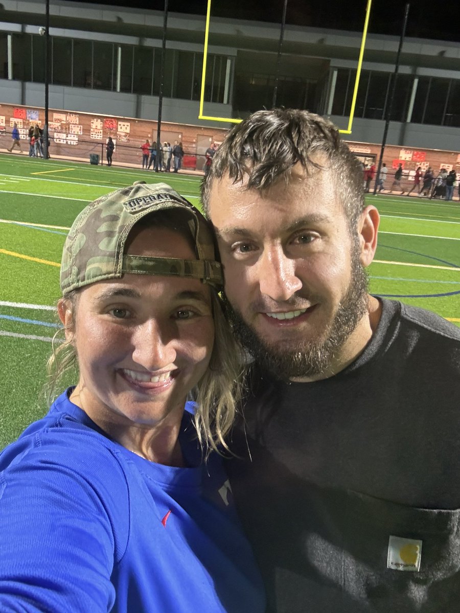MsNewell7's tweet photo. Been by my side through it all ! Thanks for being selfless ! #number1guy #Thankful https://t.co/0gaG7oW9J8