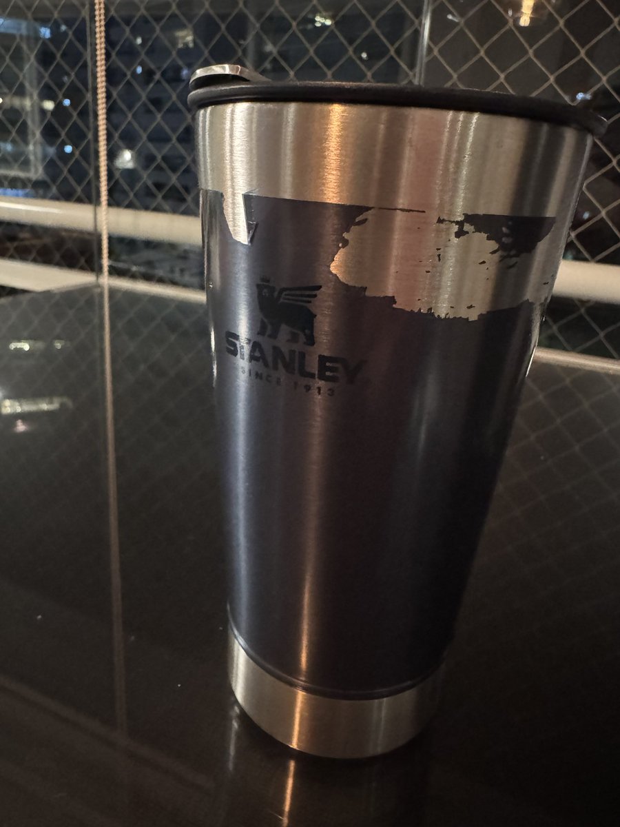 CesarSoPereira's tweet photo. Absolutely loving my new @StanleyBrand ! The ‘metamorphic design’ is really something. Watching it slowly disintegrate before my eyes. They should call it ‘Another Fool Fooled’!

#Stanley1913 #BadQuality #CustomerFeedback https://t.co/FKjN37OOfs
