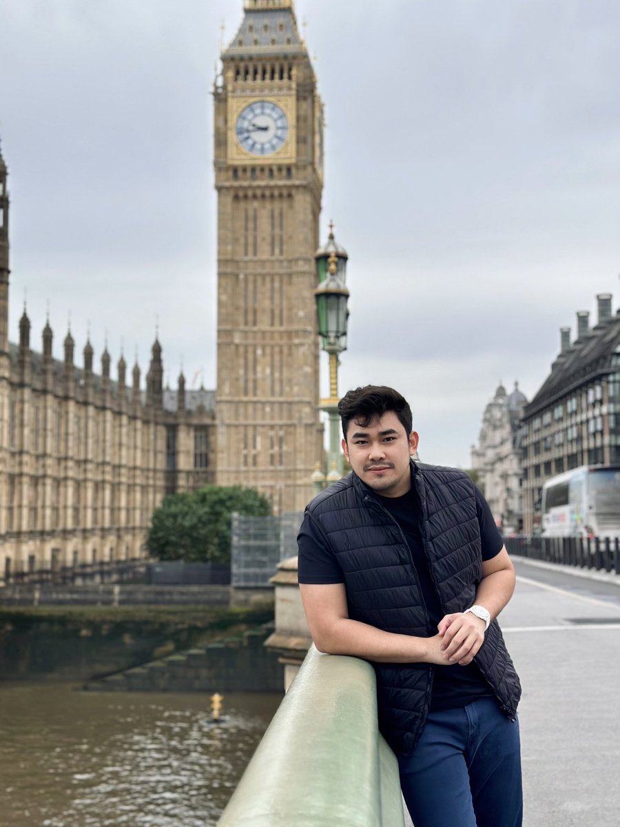 aisjtfck's tweet photo. โLondon: Where history meets modernity at every corner. ๐ฌ๐งโจโ
#jetfie #jetpacker #jetified https://t.co/GheZyoSfM1