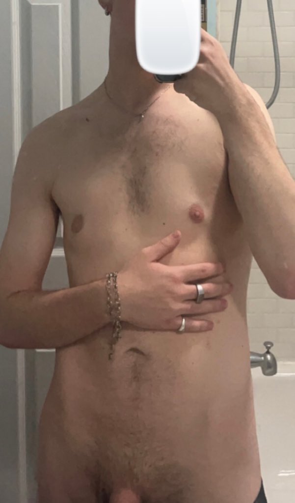 SlxttyLiam's tweet photo. I miss showing off and interacting with moots on here

♡  and ↻ if you want me to start posting again https://t.co/CWO4mK1hip