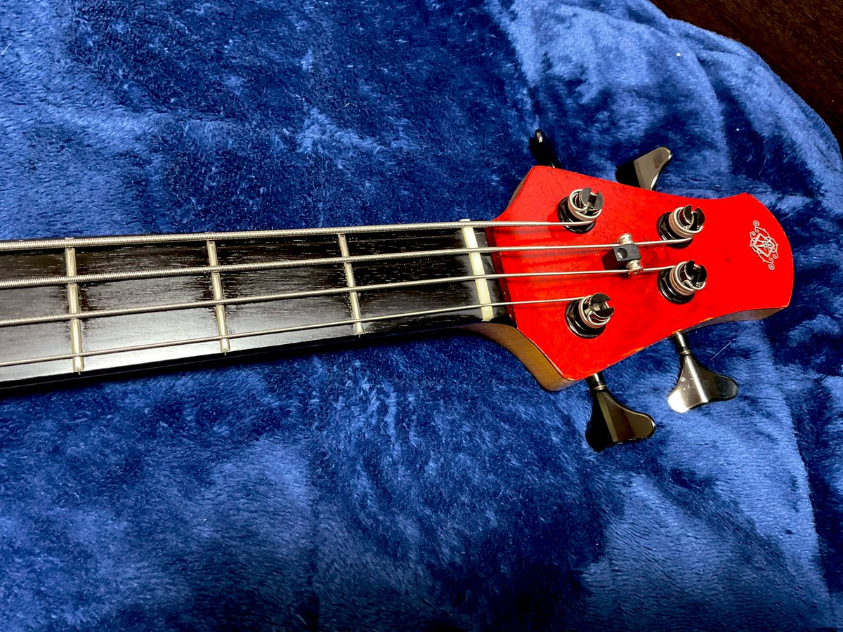 kuroganemal's tweet photo. 岸工房 #2BASS custom
#ベースってかっけーなー https://t.co/auV9uOIYjm