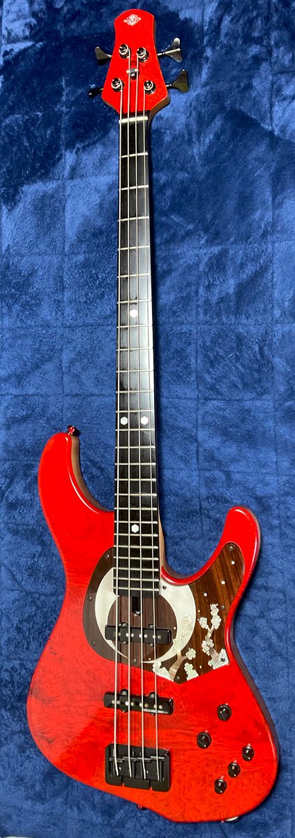 kuroganemal's tweet photo. 岸工房 #2BASS custom
#ベースってかっけーなー https://t.co/auV9uOIYjm