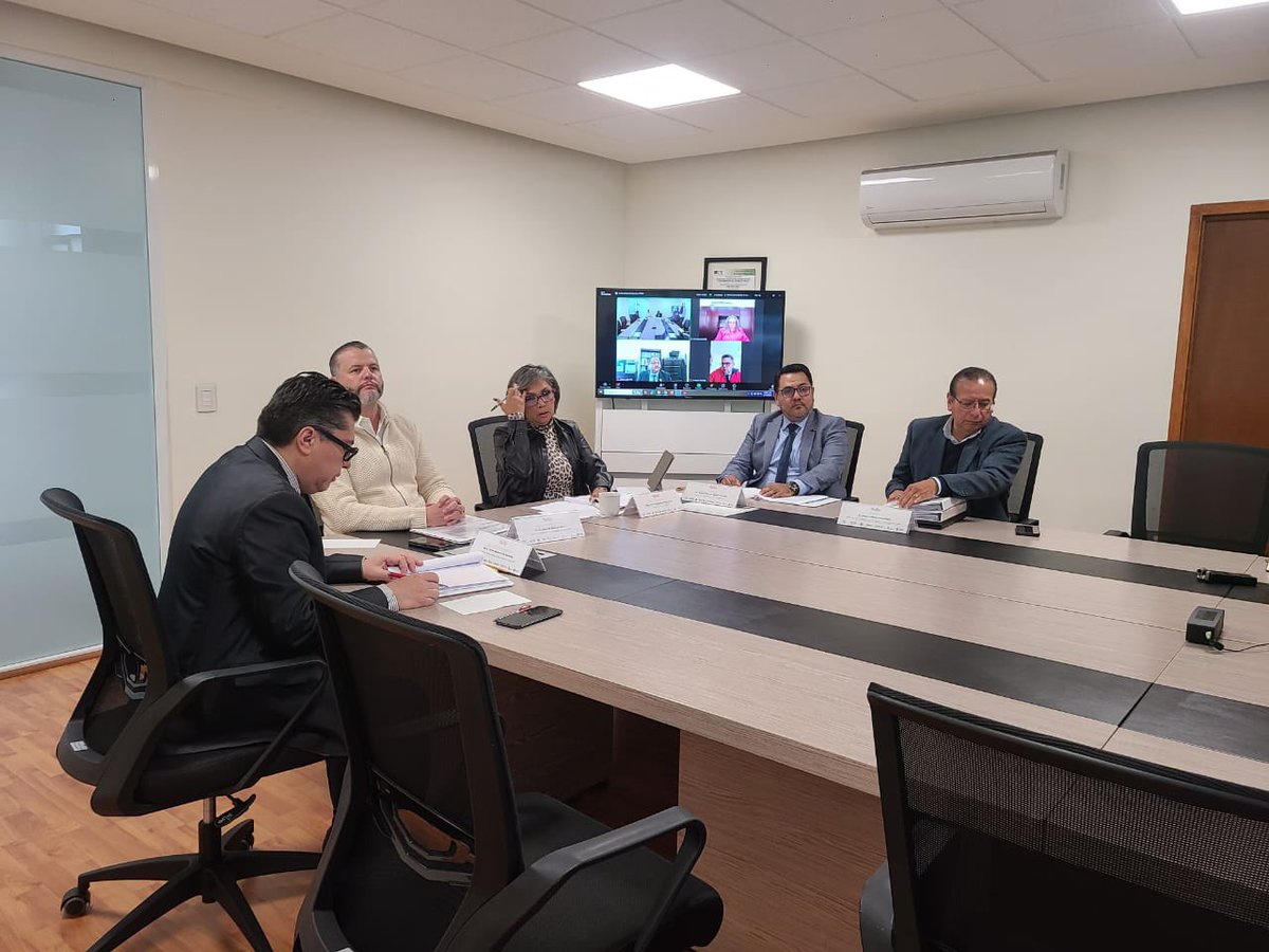 ContraloriaGEM's tweet photo. Con #ElPoderDeServir participamos en la 
5a. sesión ordinaria del #ÓrganoDeGobierno del Sistema Anticorrupción del Estado de México y Municipios #SAEMM, en la cual se revisaron temas de carácter presupuestal y administrativo. #Prevención. https://t.co/VjizPiP3B2